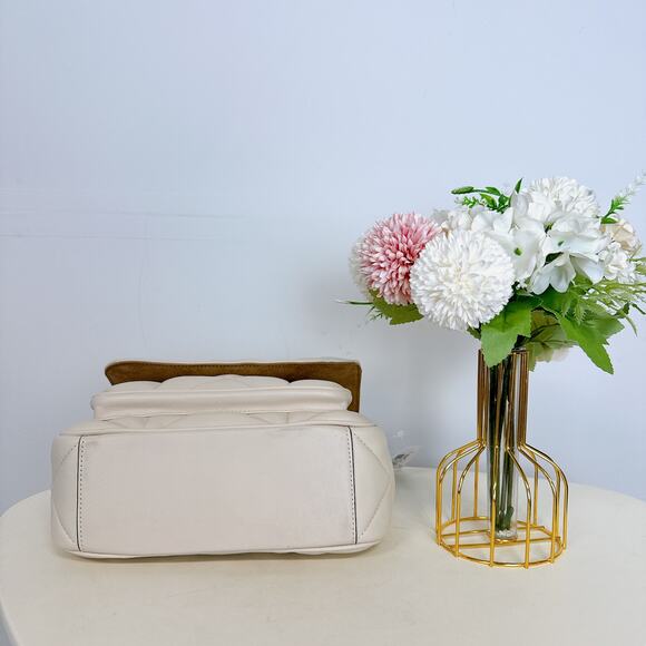 Coach CJ611 Klare Crossbody 25 With Puffy Diamond Quilting IN CHALK - Picture 5 of 7